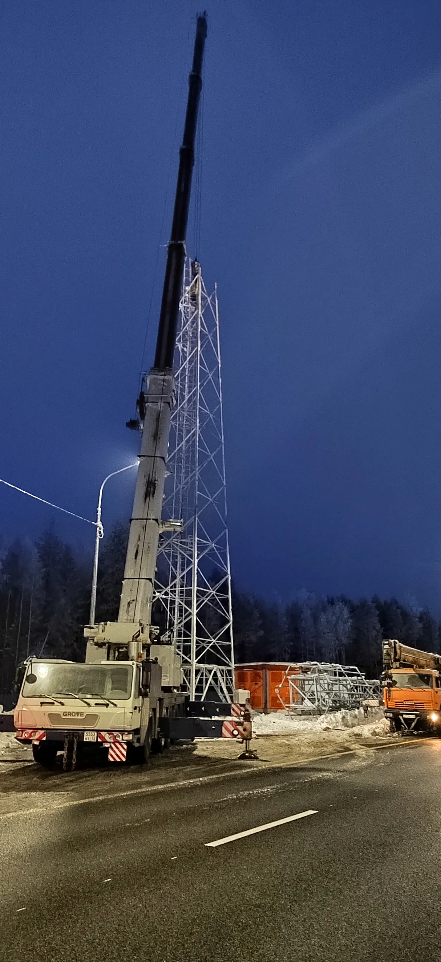 Монтаж башен высотой 48 метров на трассе М-12