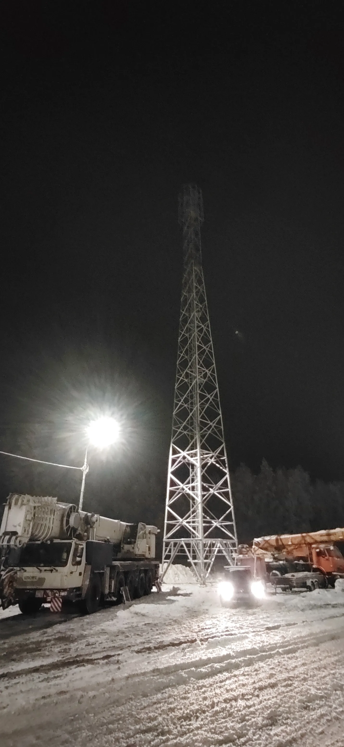 Монтаж башен высотой 48 метров на трассе М-12