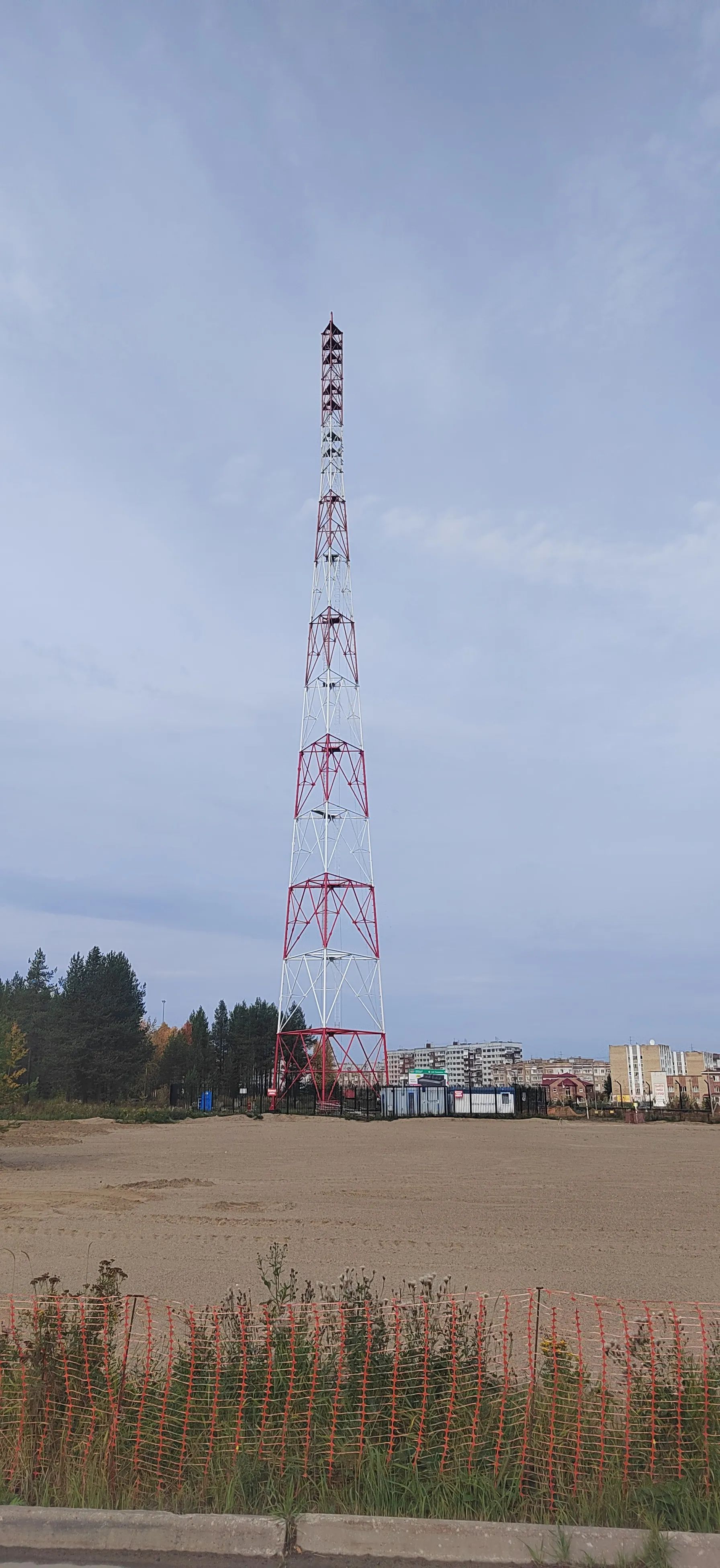 Демонтаж башни 96м в Ухте
