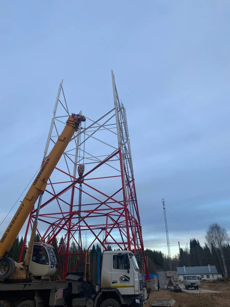 Сыктывкар ОРС5 Монтаж секции автокраном